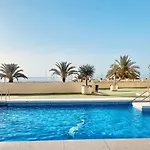 Modern With A Terrace אסטפונה