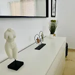 דירה Modern With A Terrace