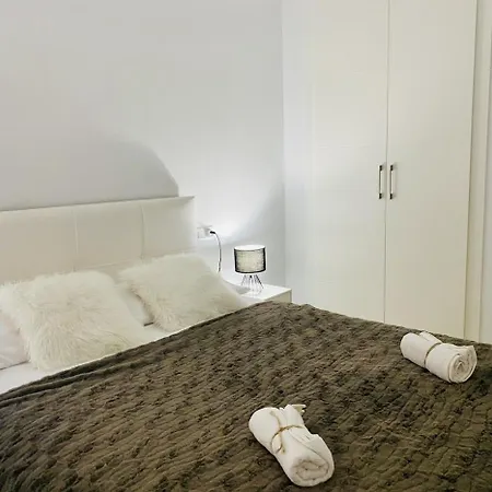 Modern With A Terrace Appartement Estepona