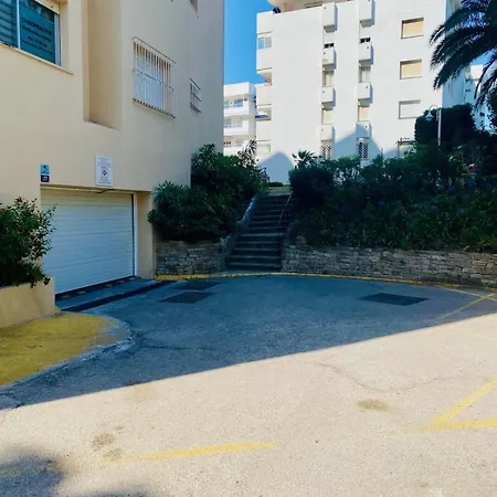 Modern With A Terrace אסטפונה